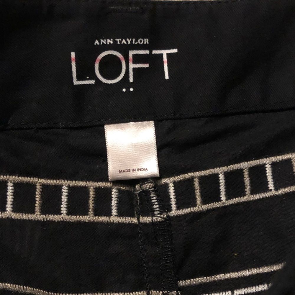 ⭐️ LOFT Embroidered Shorts - Picture 3 of 6